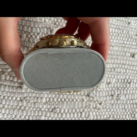 Michael kors mother of pearl watch - Picture 3 of 6